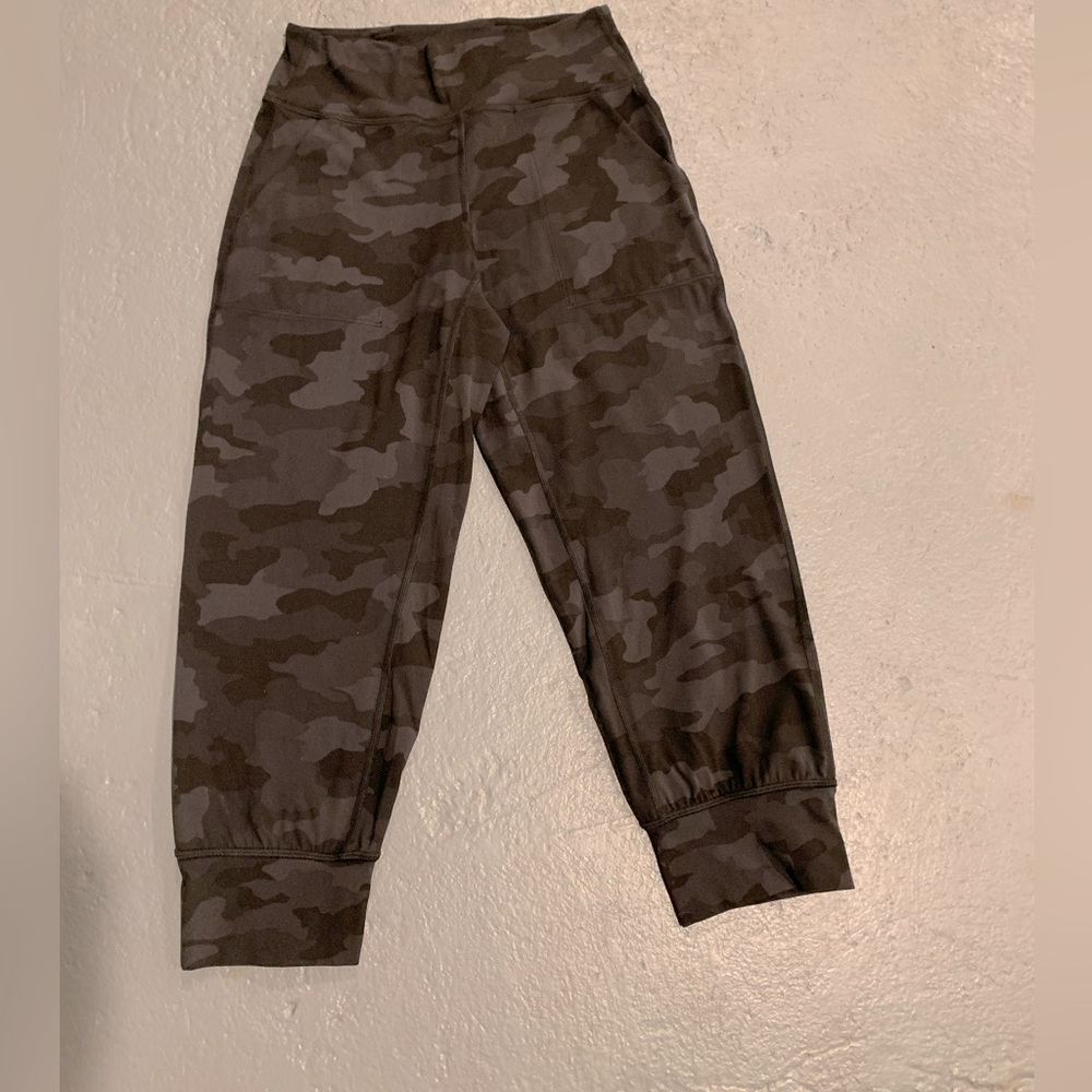 Lululemon black camo joggers